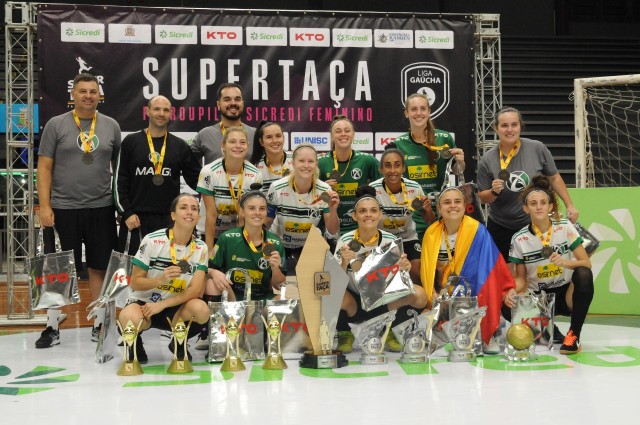 MALGI É BICAMPEÃ DA SUPERTAÇA FARROUPILHA SICREDI DE FUTSAL FEMININO